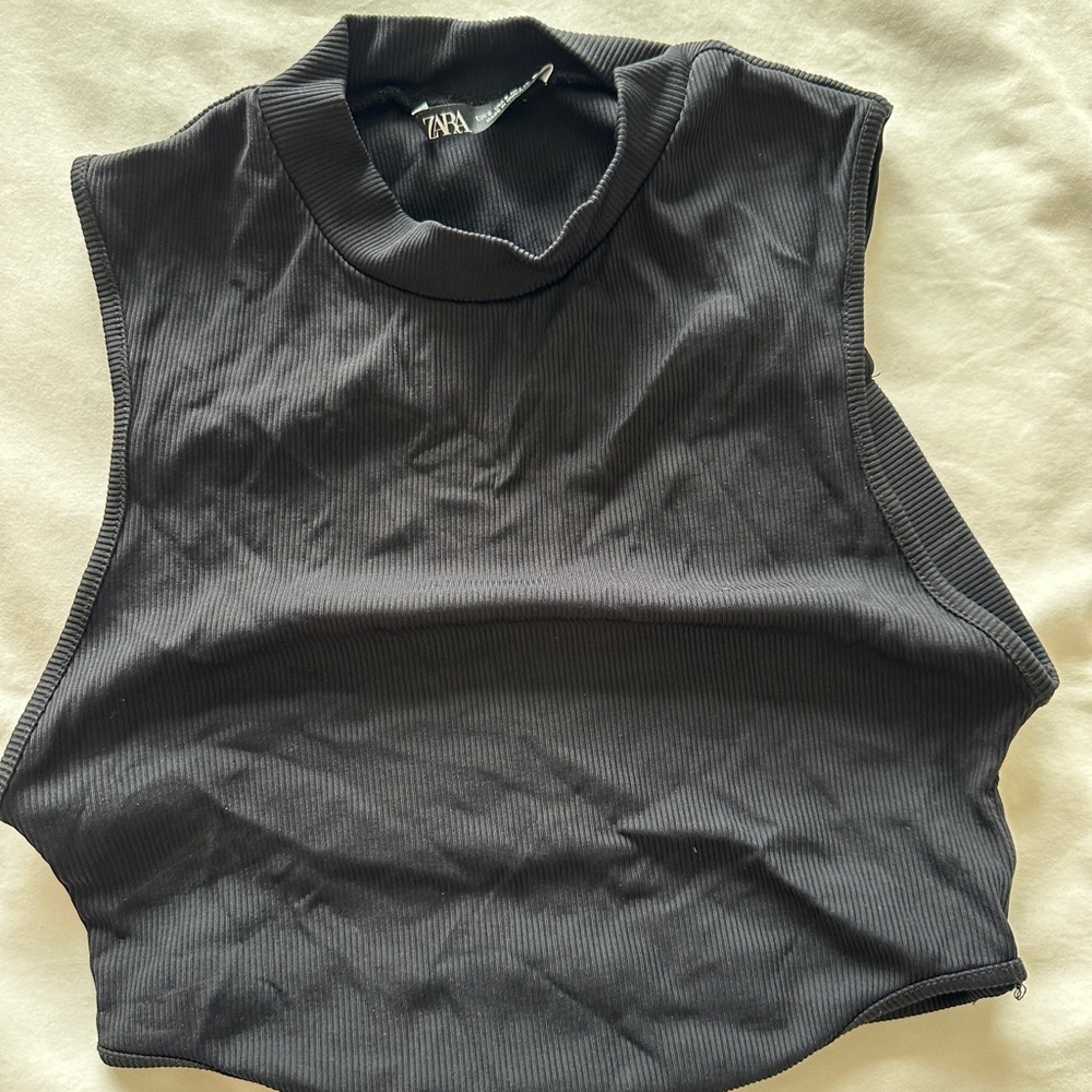 Zara Black Sleeveless Muscle Tee Crop